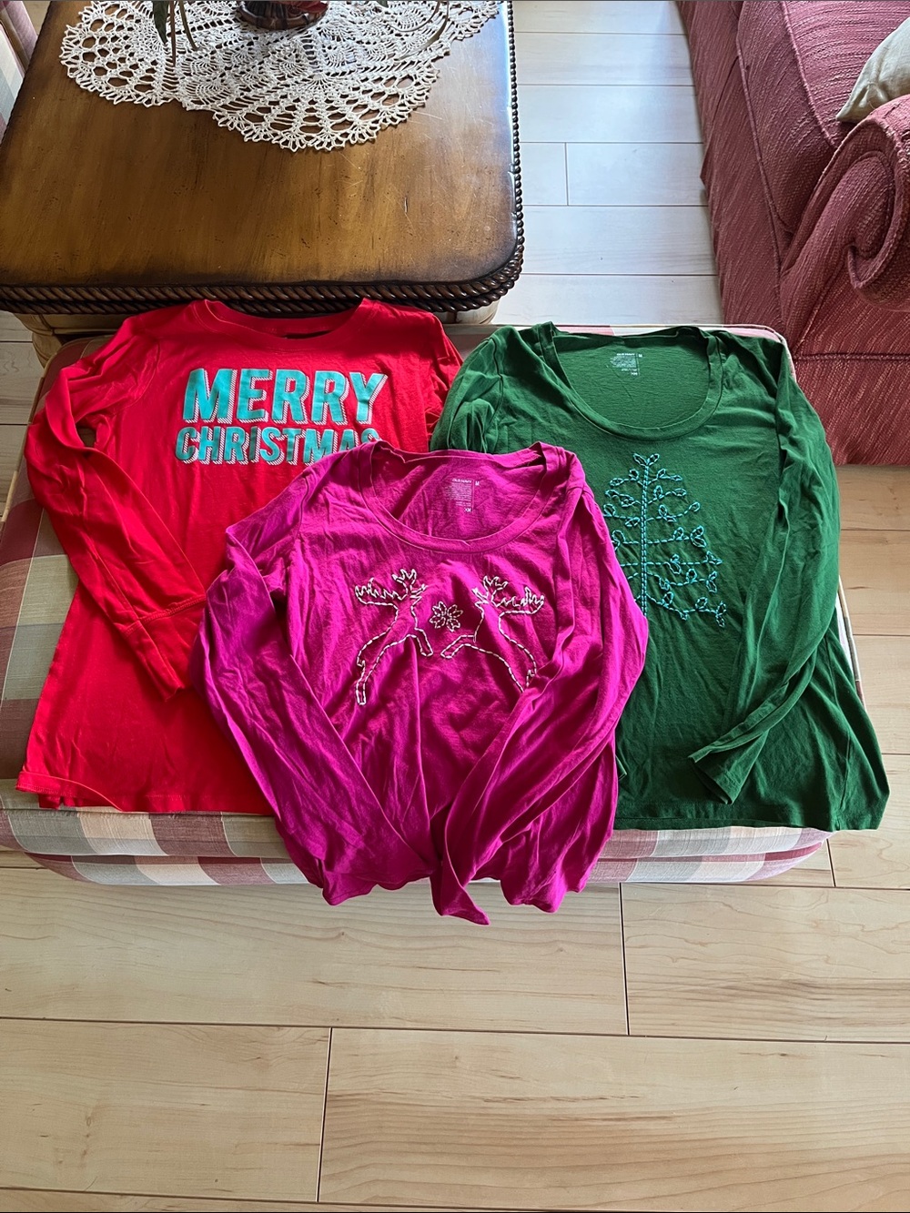 Set of 3 Christmas tees Old Navy